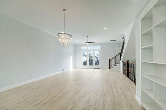 1007 E 28th Street, Houston, TX 77009