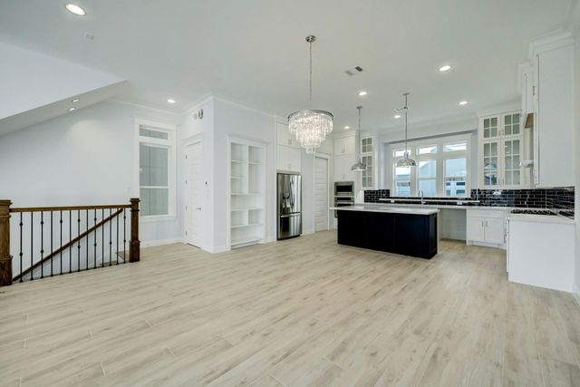 1007 E 28th Street, Houston, TX 77009