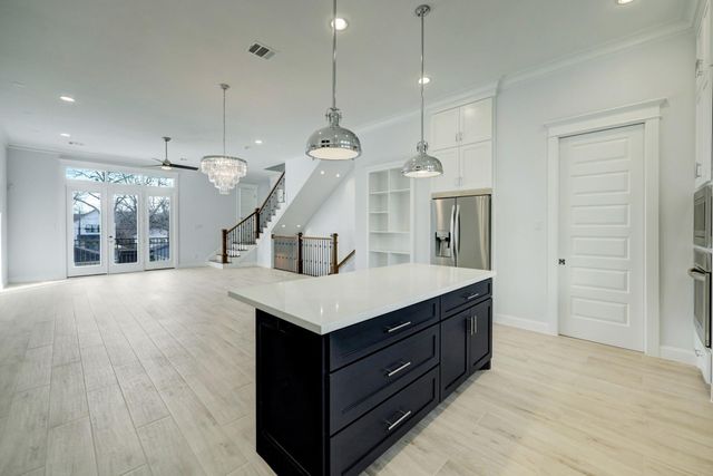 1007 E 28th Street, Houston, TX 77009