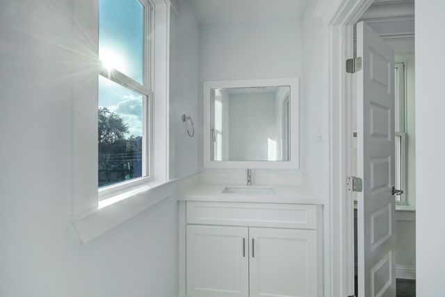 1007 E 28th Street, Houston, TX 77009