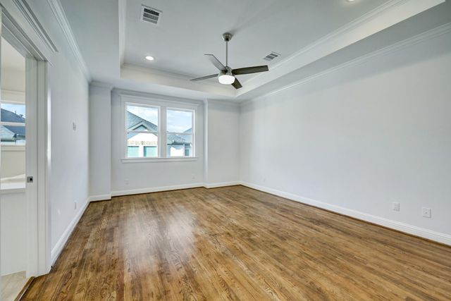 1007 E 28th Street, Houston, TX 77009