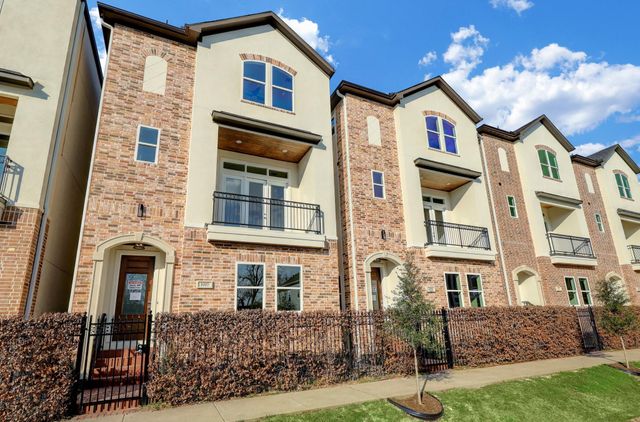 1007 E 28th Street, Houston, TX 77009