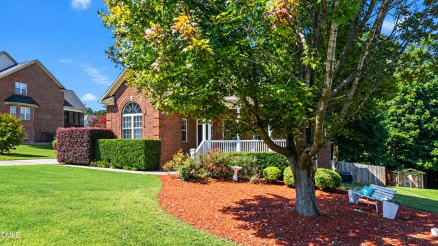 505 River Knoll Drive, Clayton, NC 27527