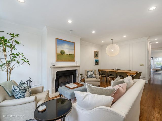 2227 W Medill Avenue, Chicago, IL 60647