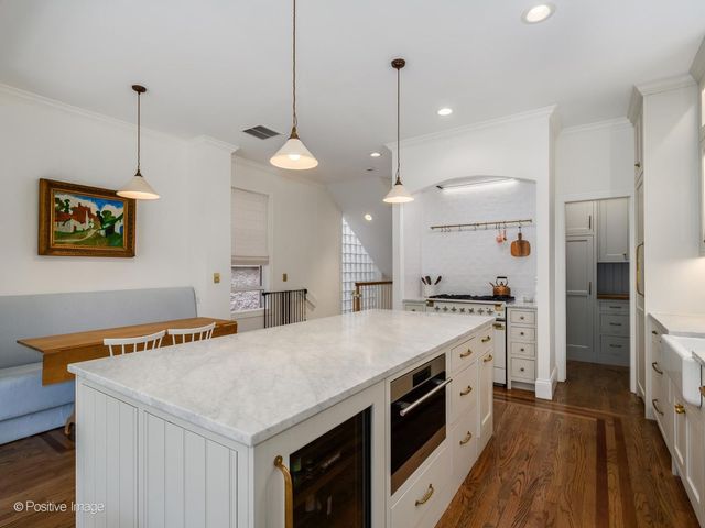 2227 W Medill Avenue, Chicago, IL 60647