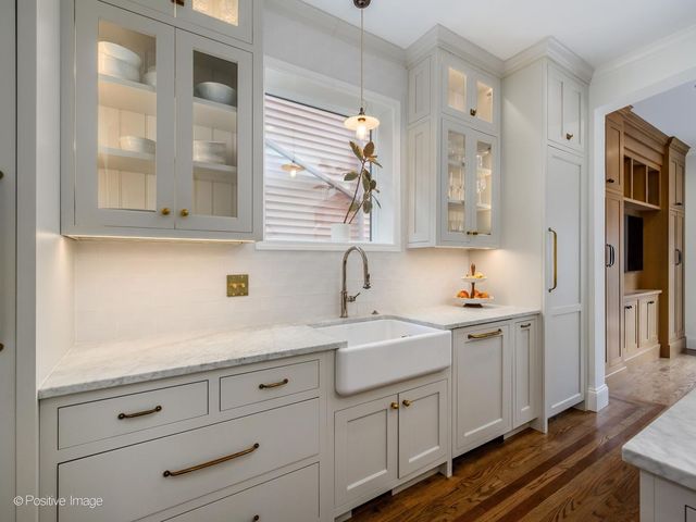 2227 W Medill Avenue, Chicago, IL 60647