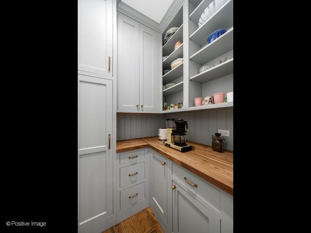 2227 W Medill Avenue, Chicago, IL 60647