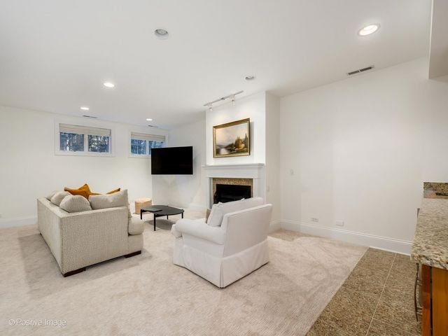 2227 W Medill Avenue, Chicago, IL 60647