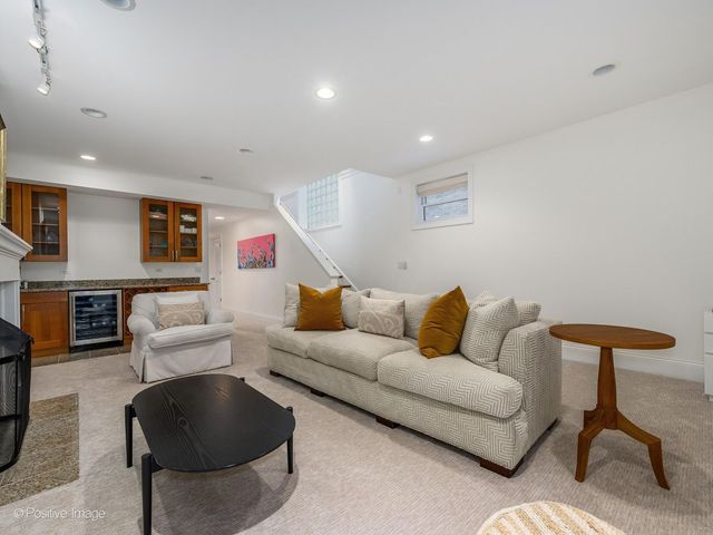 2227 W Medill Avenue, Chicago, IL 60647