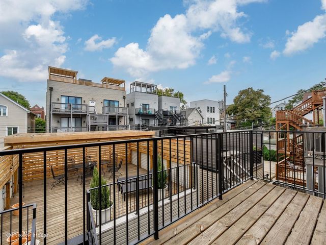 2227 W Medill Avenue, Chicago, IL 60647