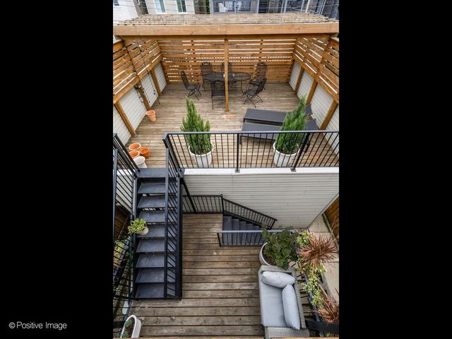 2227 W Medill Avenue, Chicago, IL 60647