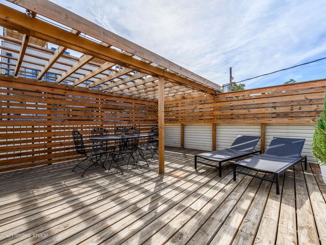 2227 W Medill Avenue, Chicago, IL 60647