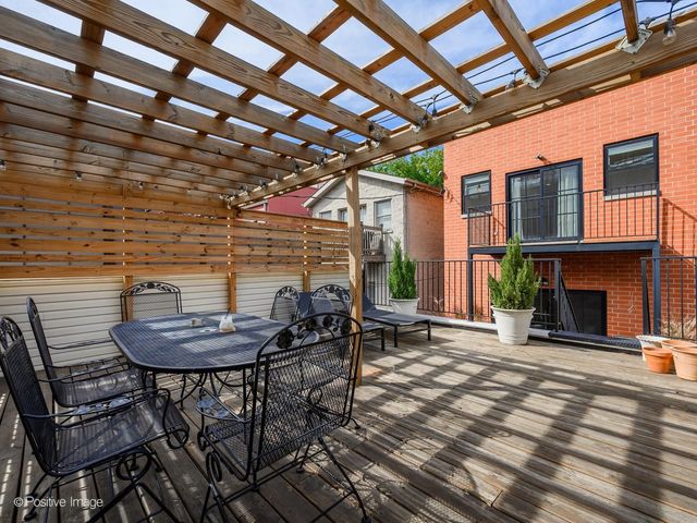 2227 W Medill Avenue, Chicago, IL 60647