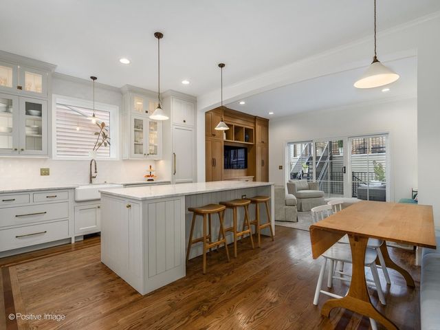2227 W Medill Avenue, Chicago, IL 60647