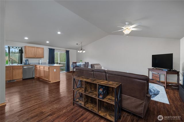 109 Blossom Lane, Elma, WA 98541