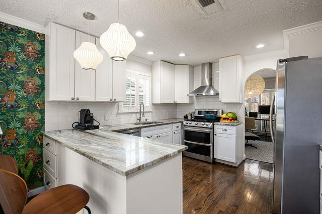 4819 Chantilly Lane, Houston, TX 77092