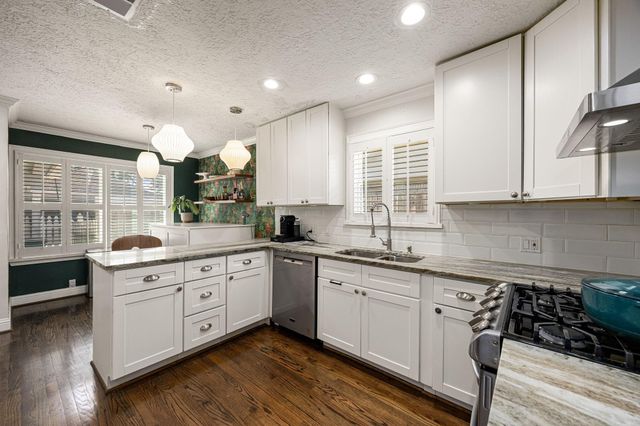 4819 Chantilly Lane, Houston, TX 77092