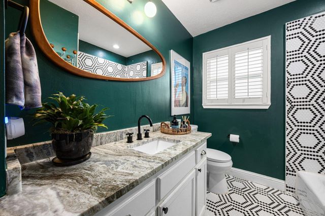 4819 Chantilly Lane, Houston, TX 77092