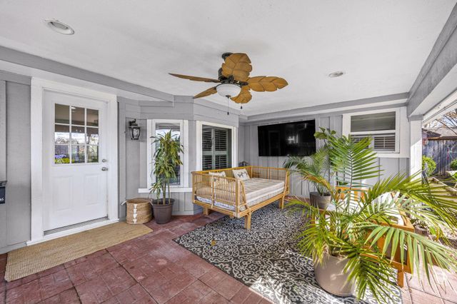 4819 Chantilly Lane, Houston, TX 77092