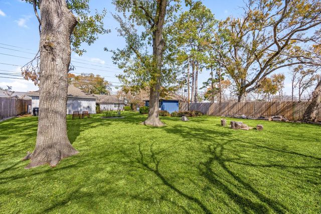 4819 Chantilly Lane, Houston, TX 77092