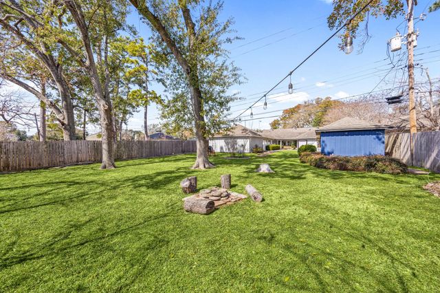 4819 Chantilly Lane, Houston, TX 77092