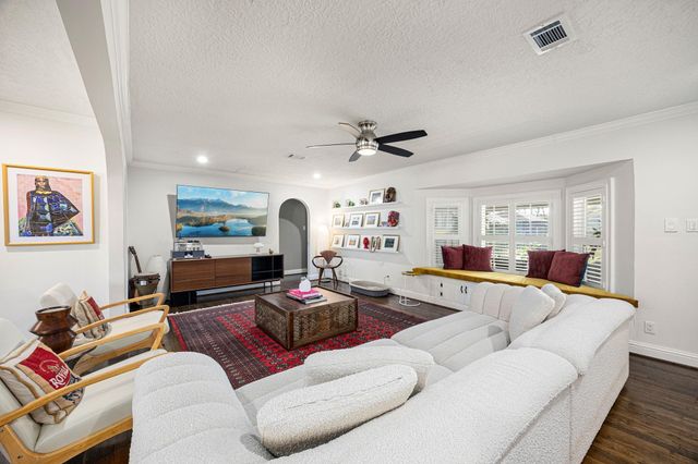 4819 Chantilly Lane, Houston, TX 77092