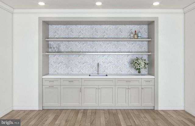 2934 GLOVER DR NW, Washington, DC 20016