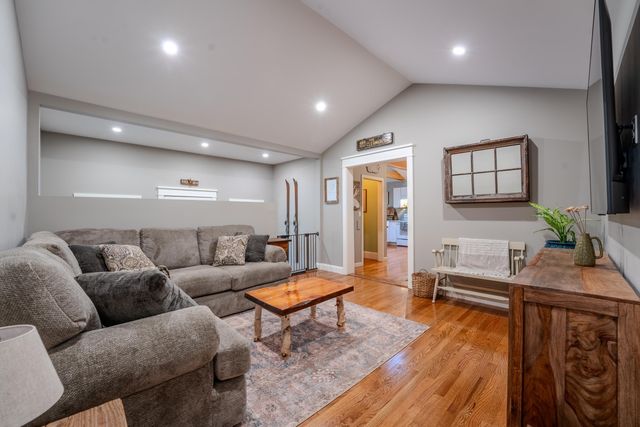 3421 River Road, Bridgewater, NH 03264