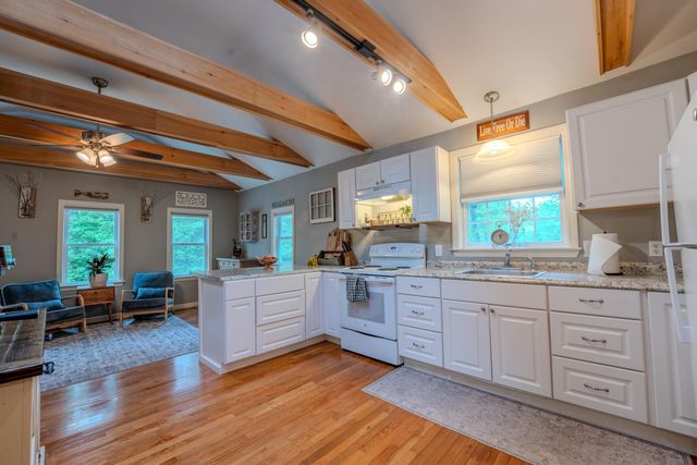 3421 River Road, Bridgewater, NH 03264