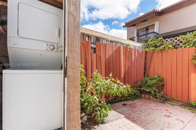 1911 SW 107th Ave 1009, Miami, FL 33165