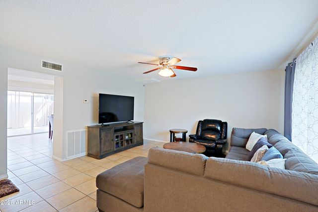 1675 W HAZELWOOD Street, Phoenix, AZ 85015
