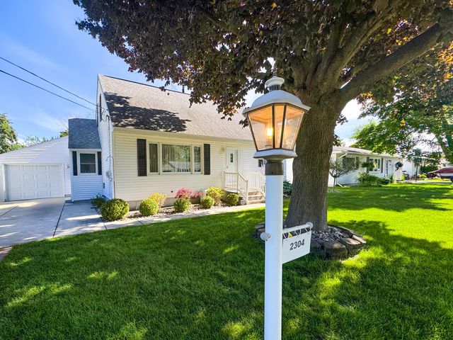 2304 Columbus Avenue, Muskegon, MI 49441