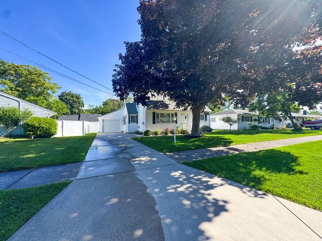 2304 Columbus Avenue, Muskegon, MI 49441