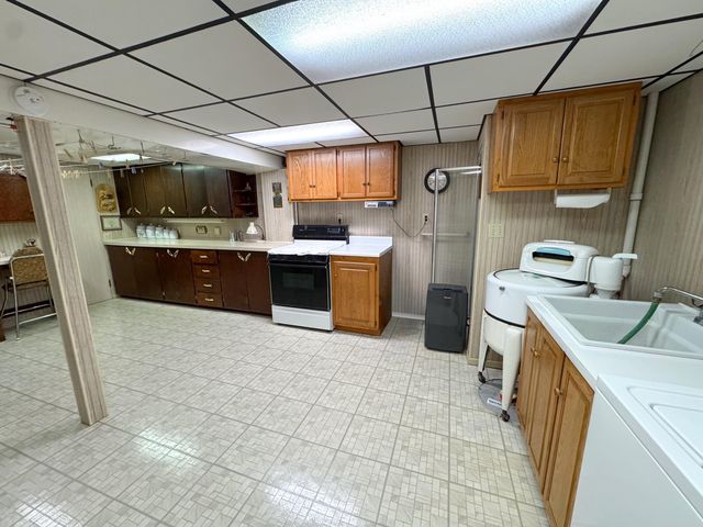 2304 Columbus Avenue, Muskegon, MI 49441