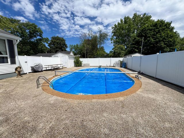 2304 Columbus Avenue, Muskegon, MI 49441