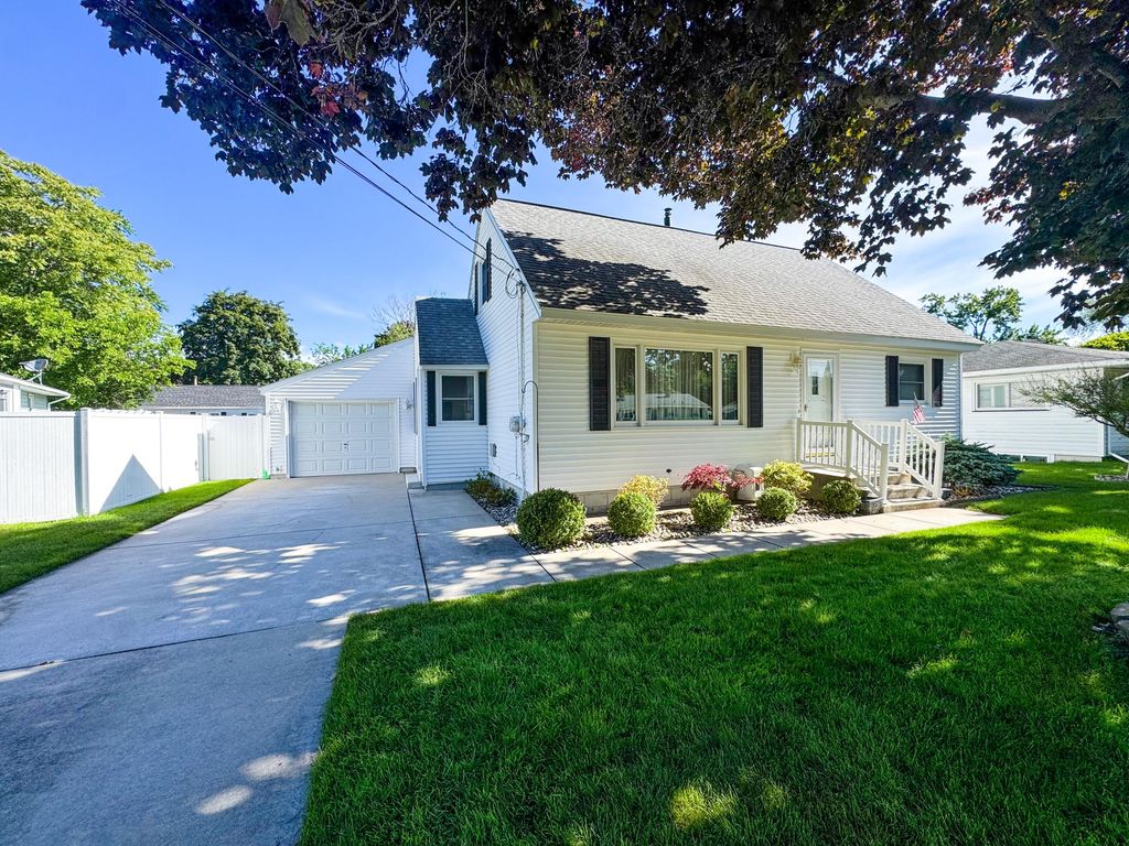 2304 Columbus Avenue, Muskegon, MI 49441
