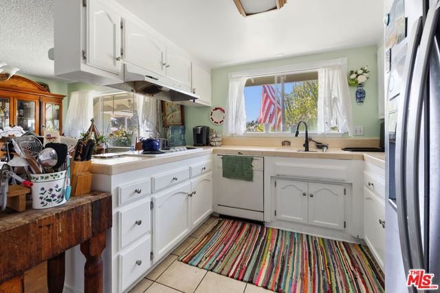 1075 Corona Lane, Costa Mesa, CA 92626