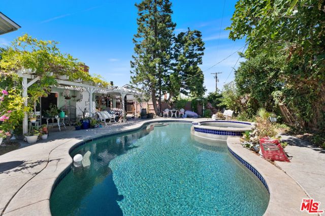 1075 Corona Lane, Costa Mesa, CA 92626