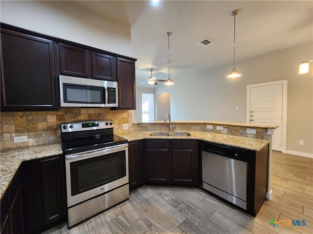 549 Creekside Forest, New Braunfels, TX 78130