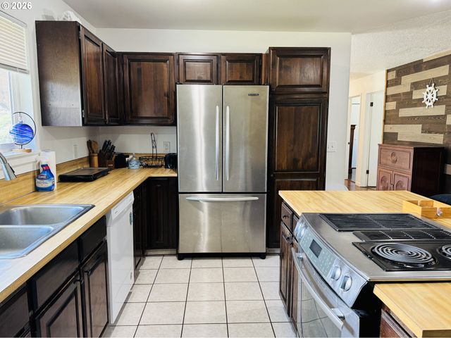 303 N Hwy 101, Gearhart, OR 97138
