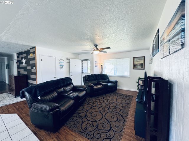303 N Hwy 101, Gearhart, OR 97138