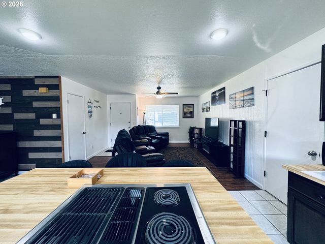 303 N Hwy 101, Gearhart, OR 97138