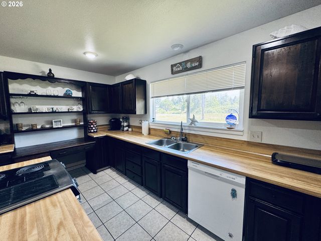 303 N Hwy 101, Gearhart, OR 97138