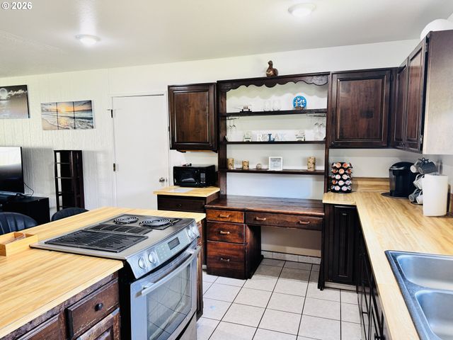 303 N Hwy 101, Gearhart, OR 97138