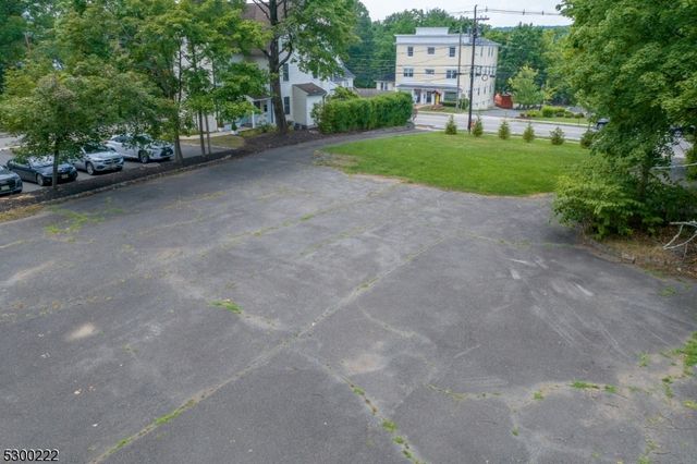 12 W Main St, Mendham Boro, NJ 07945