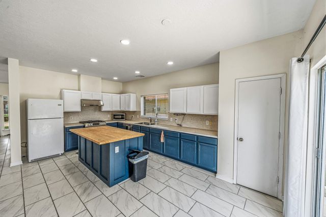 9641 Weldridge Drive, Sugar Land, TX 77498