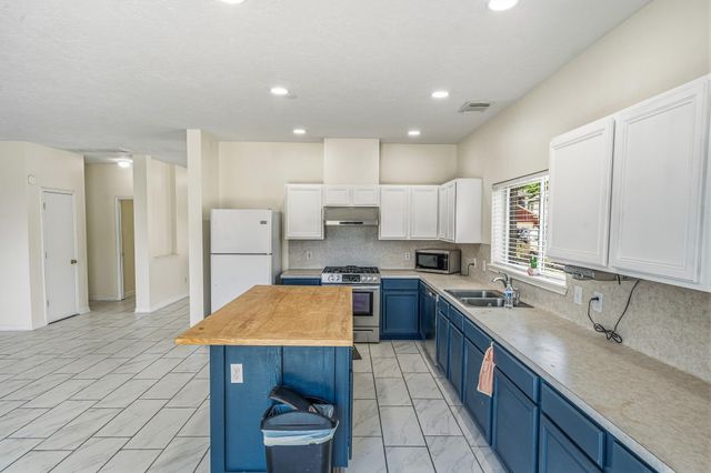 9641 Weldridge Drive, Sugar Land, TX 77498