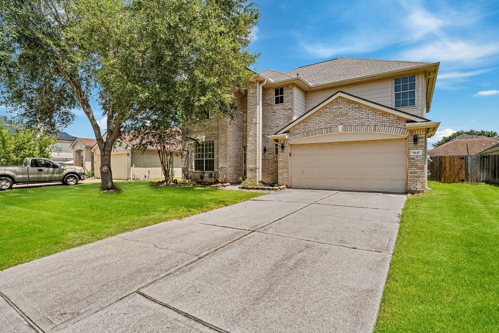 9641 Weldridge Drive, Sugar Land, TX 77498