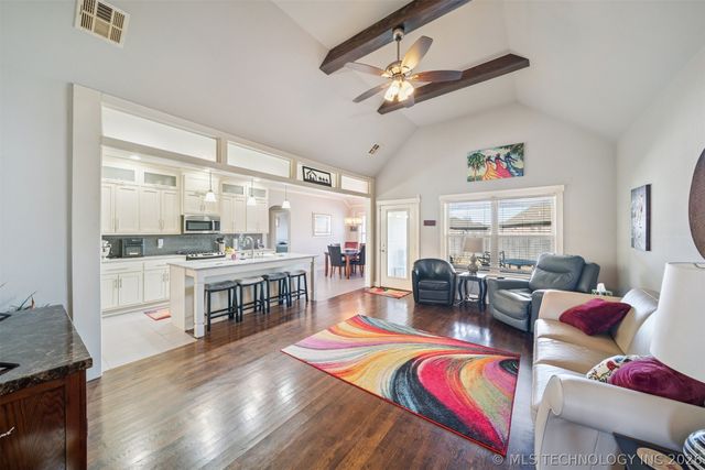 1108 Colhurst Lane, Claremore, OK 74019