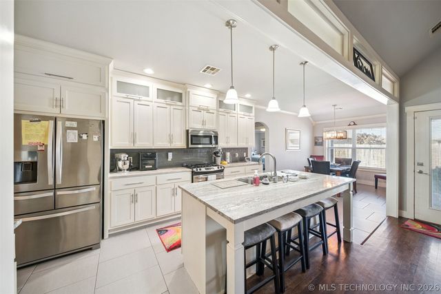 1108 Colhurst Lane, Claremore, OK 74019